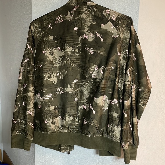 Jacket - Picture 4 of 7